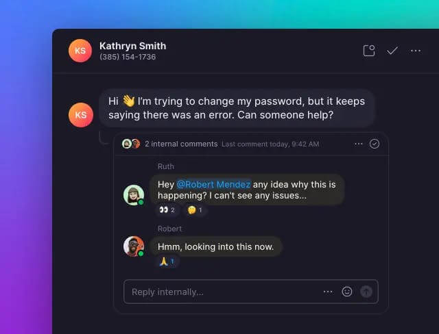 Team collaboration in the Quo app with internal comments.
